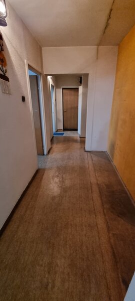 Titan Str.Lotrioara la 400m Metrou si 100m Parc IOR